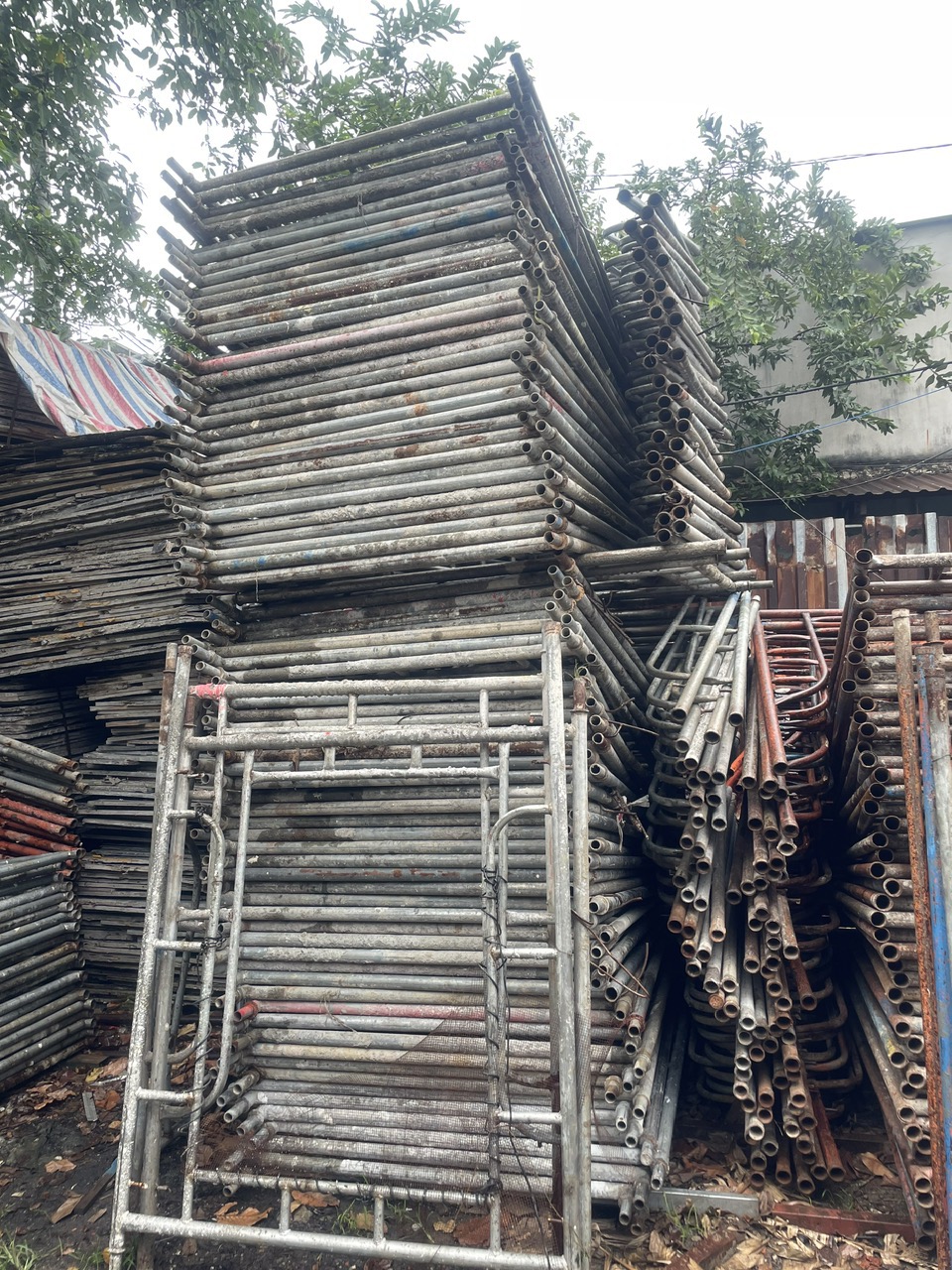 Thu mua giàn giáo cũ quận 12
